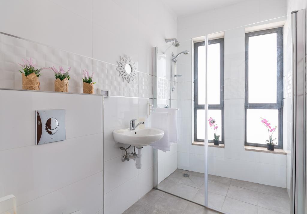 Sweet Inn Apartments - Nisim Bachar Street Jeruzsálem Szoba fotó